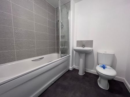 3 bedroom semi-detached house to rent - Photo 4