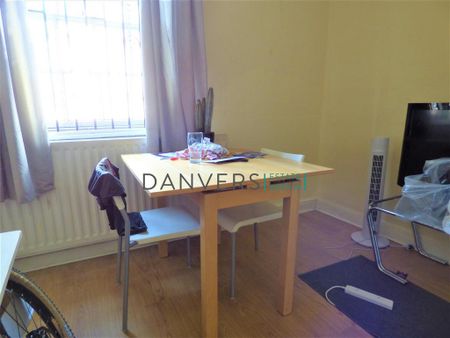 4 bedroom terraced house to rent - Photo 3