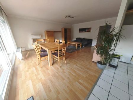 Großzügige 3 Zimmerwohnung mit Garage und 2 Balkone! - Photo 5