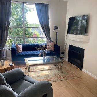 6 Month Fixed Term Furnished Condo in Kitsilano! - Photo 1