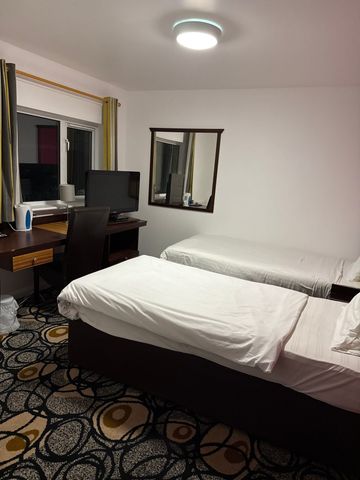 Room 215, SimplyStay Lincoln Road, Skegness, Lincolnshire, PE25 2EA - Photo 2