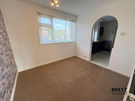 3 bedroom semi-detached house to rent - Photo 5