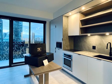 For Lease - 55 Charles Street Unit# 2512, Toronto, Ontario - Photo 3