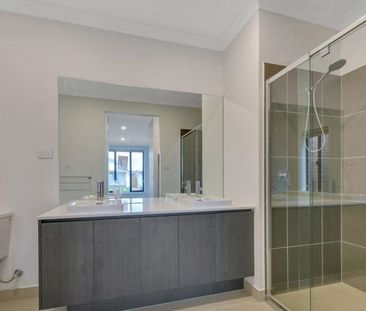 Low Maintenance Living! - Photo 2
