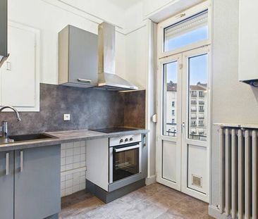 A LOUER 2 PIECES AVEC CUISINE EQUIPEE A 5 MINUTES DE LA GARE - Photo 5