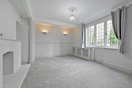 A detached four bedroom home, located in a highly sought after position on the Abbotsbrook Estate - Photo 2