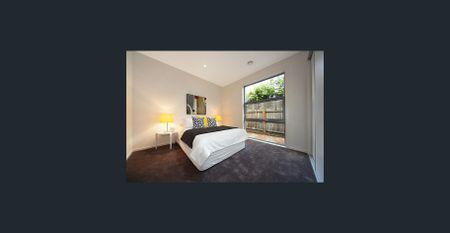 STUNNING BAYSIDE BEAUTY! - Photo 2