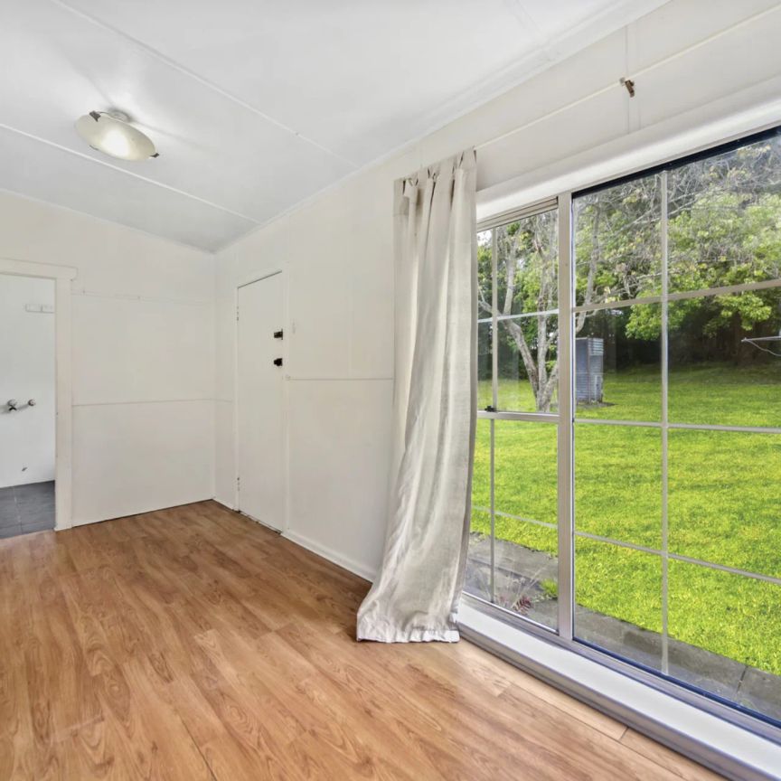 Conveniently Located - Photo 1