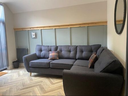 5 bedroom house to rent - Photo 2