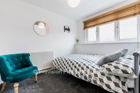 5 bedroom terraced house to rent - Photo 4