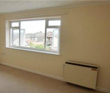 1 bedroom retirement property to rent - Photo 2