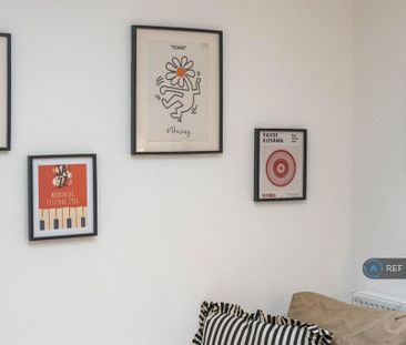 2 bedroom terraced house to rent - Photo 2