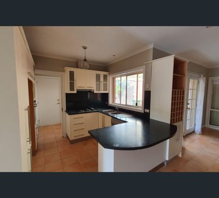 27 Manning Clark Road, Mill Park, Vic 3082 - Photo 5
