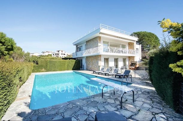 Maison à louer Cagnes Sur Mer, Cote d'Azur, France8 500 EUR / Mois - Photo 1