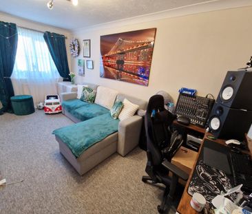 2 bedroom semi-detached house to rent - Photo 2