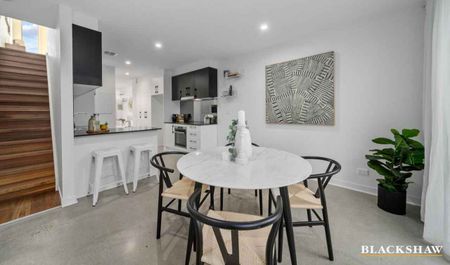 Luxe Townhouse With Endless Entertaining Opportunities - Photo 5