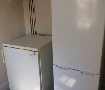 3 bedroom flat to rent - Photo 5