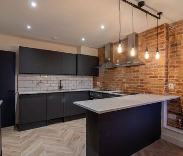 1 bedroom in a flat share to rent - Photo 3