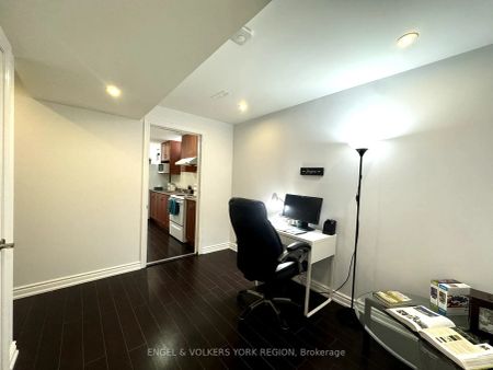 Detached Home For Lease | N9231520 - Photo 4