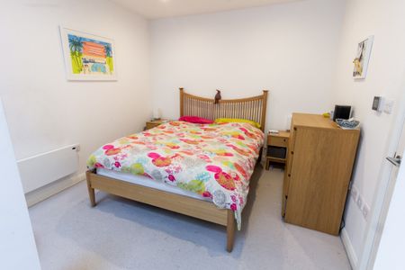 Modern, Spacious flat to let in on Ashby Road, Brockley - Photo 3