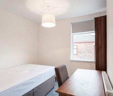 5 bedroom terraced house to rent - Photo 5