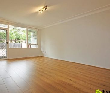 Strathfield - Photo 2
