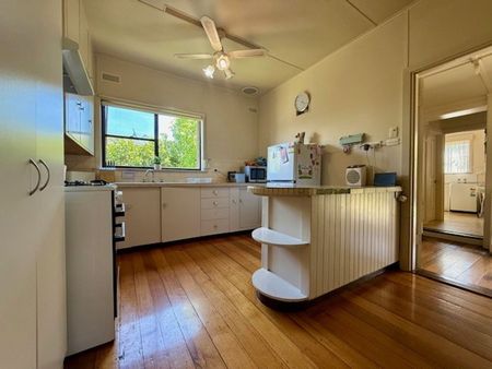 3 Bedroom Family Home - Photo 3