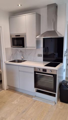 Studio to rent - Photo 2