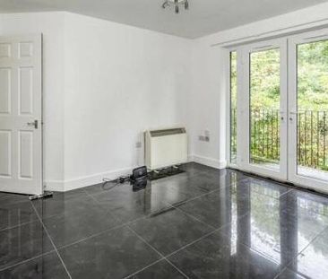 4 bedroom flat to rent - Photo 1