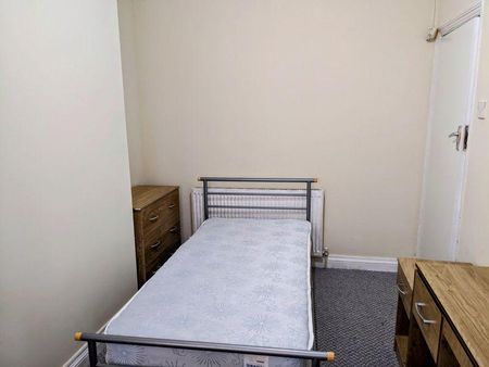 3 bedroom terraced house to rent - Photo 5