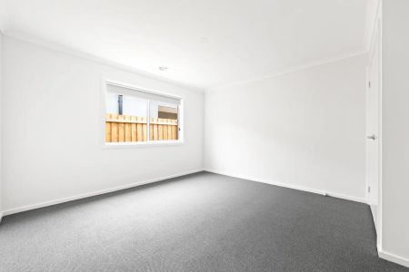 27 Seraphina Drive, Wyndham Vale VIC 3024 - Photo 3