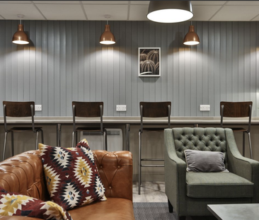 1 bedroom in a flat share to rent - Photo 1