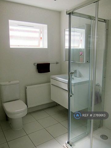 4 bedroom bungalow to rent - Photo 5