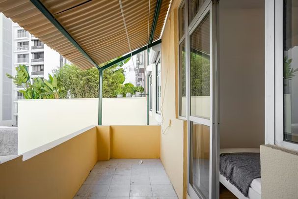 Calçada do Marquês de Abrantes, Lisbon, Lisbon 1200-163 - Photo 1