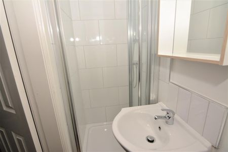 Flat 2 - Photo 5