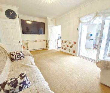 3 bedroom semi-detached house to rent - Photo 6