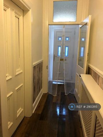4 bedroom semi-detached house to rent - Photo 2