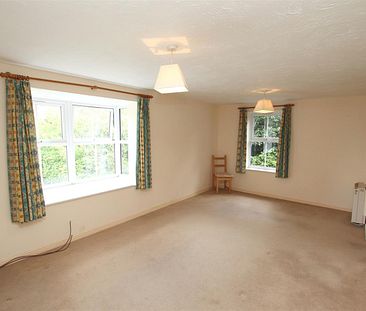 2 bedroom Flat to let - Photo 6