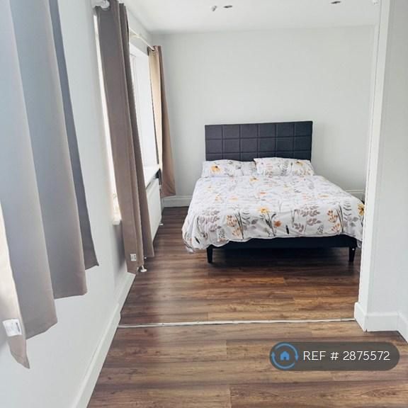 5 bedroom detached house to rent - Photo 1