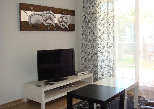 For long-term rent: apartment in Javea, Golden Garden urbanization, with 2 bedrooms and a pool.