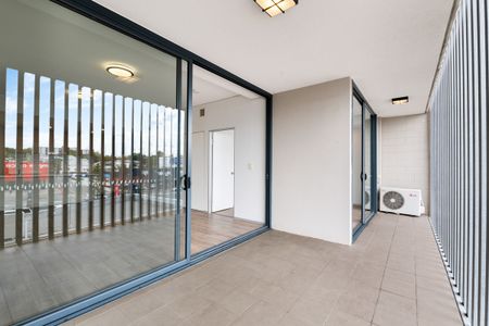 Modern Elegance in Woolloongabba: Two-Bedroom Two Ensuite Retreat - Photo 3