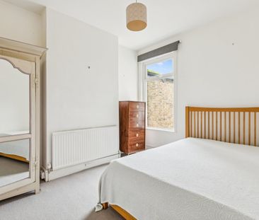 Clonmore Street, London, SW18 - Photo 4