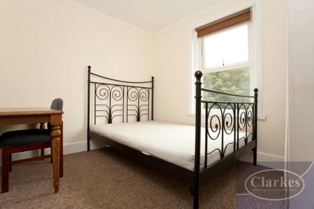4 bedroom detached house to rent - Photo 5