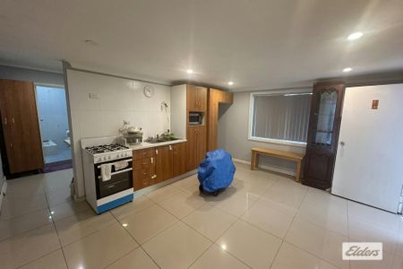 3 Bedrooms Rear House - Photo 4