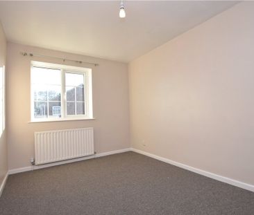 22, Oakdene Court, Leeds, West Yorkshire, LS17 8XS - Photo 3