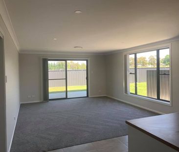 Beautiful Modern Home! - Photo 2