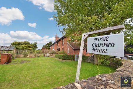 Two Mile Lane, Highnam - Photo 3