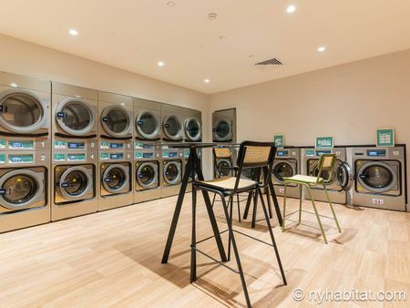 Logement à Paris, Location meublée - Photo 4