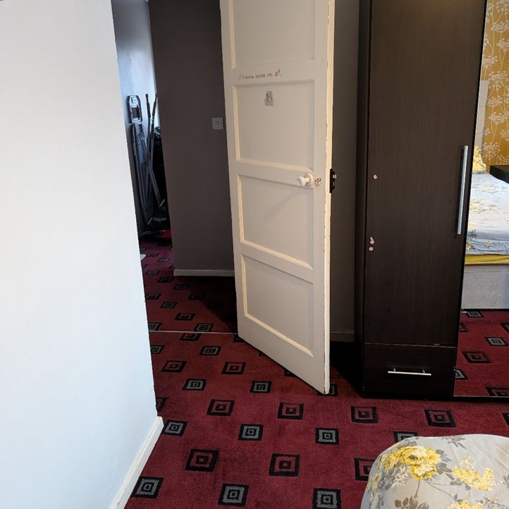 Room in a Shared House, Exton Avenue, LU2 - Photo 1