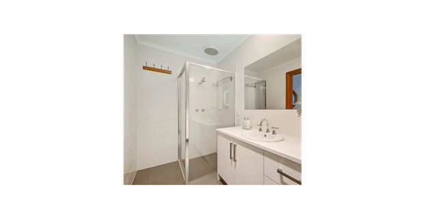 Spacious Family Home with Comfort & Convenience - Photo 1